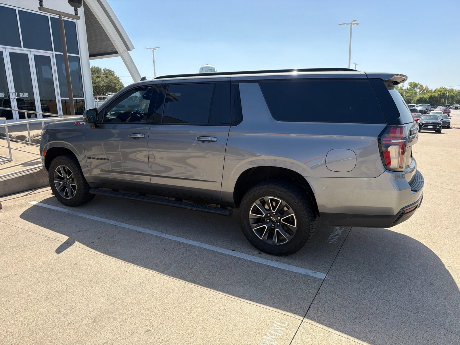 Used 2021 Chevrolet Suburban Z71 w/ Z71 Off-Road Package AWD/4WD image 3