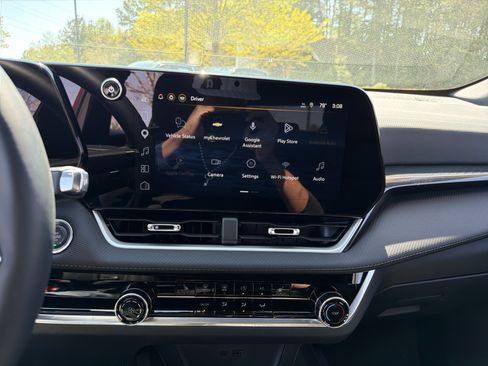 Used 2026 Chevrolet Equinox LT w/ Safety and Technology Package FWD image 26