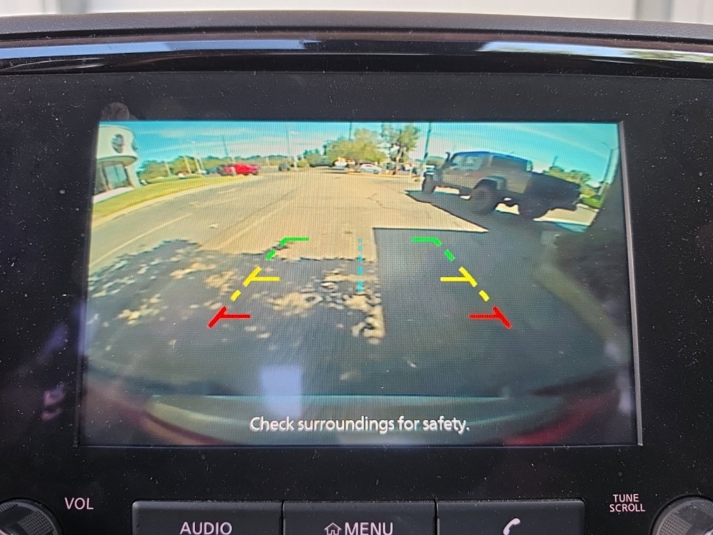 Used 2023 Nissan Frontier SV AWD/4WD image 12