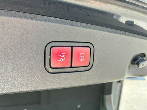 Used 2014 Mercedes-Benz E 350 Sedan image 17