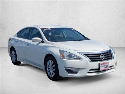 Used 2015 Nissan Altima 2.5 S w/ Power Driver Seat Package image 3