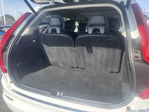 Used 2020 Volvo XC90 T6 Momentum image 25