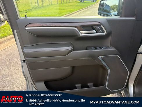 Used 2025 GMC Sierra 1500 SLT AWD/4WD image 8