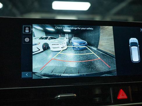 Used 2025 Kia Carnival LXS image 20