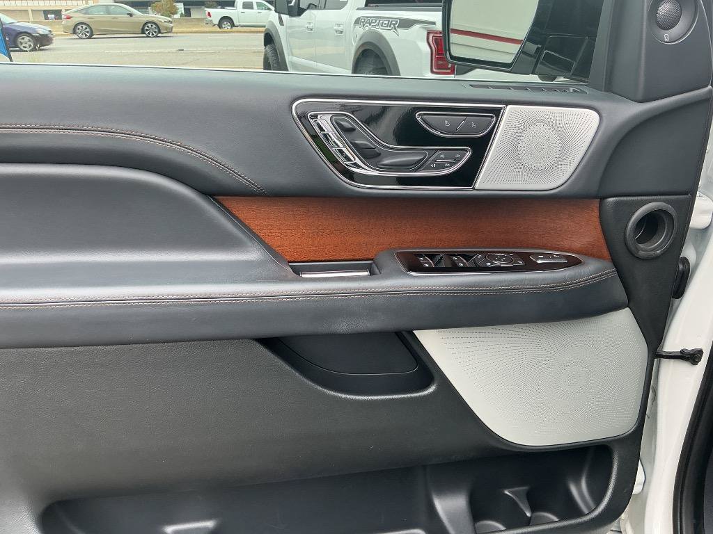 Used 2022 Lincoln Navigator L Black Label AWD/4WD image 16