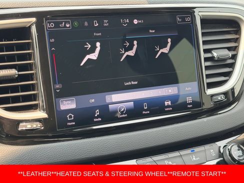 Used 2024 Chrysler Pacifica Touring-L FWD image 31
