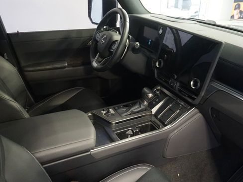 Used 2024 Lexus GX 550 w/ Cold Area Package AWD/4WD image 27