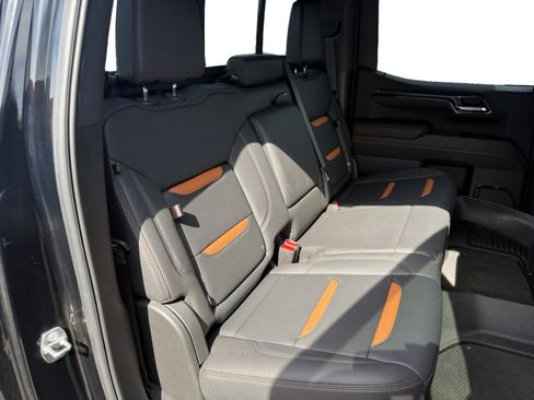 Used 2024 GMC Sierra 1500 AT4 w/ Technology Package image 18