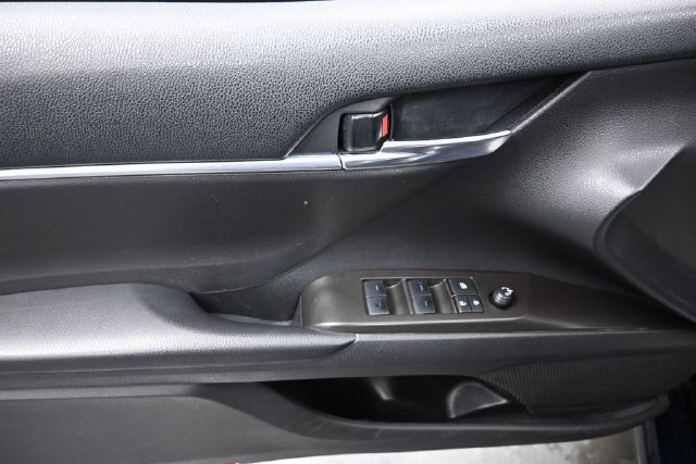Used 2022 Toyota Camry SE FWD image 13