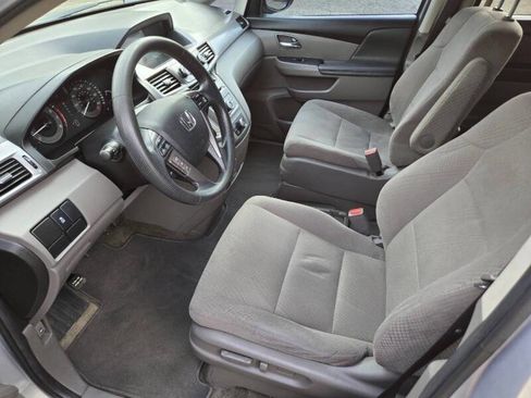 Used 2014 Honda Odyssey LX image 2