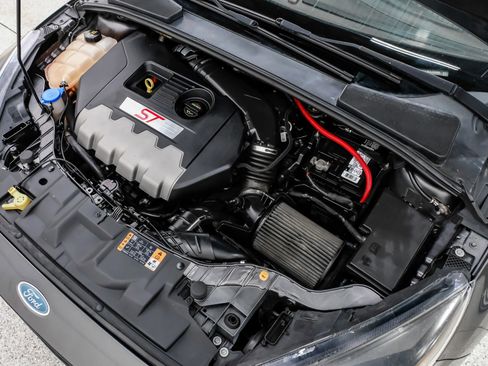 Used 2018 Ford Focus ST w/ Equipment Group 402A image 59