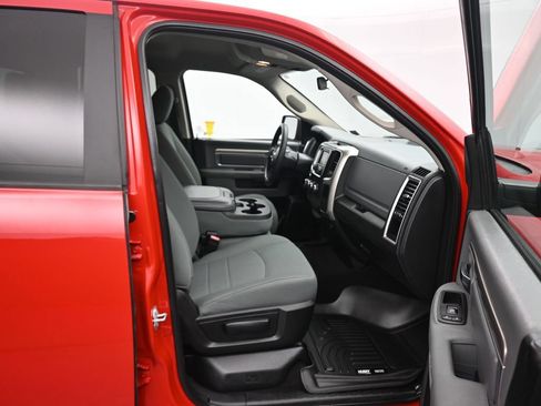 Used 2018 RAM 1500 Classic SLT AWD/4WD image 40