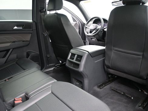 Used 2022 Volkswagen Atlas Cross Sport SE image 21