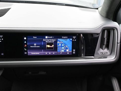 New 2026 Porsche Cayenne Turbo AWD/4WD image 34