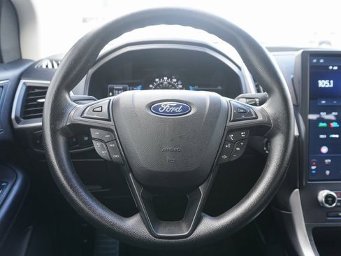 Certified 2024 Ford Edge SE w/ Black Appearance Package image 10