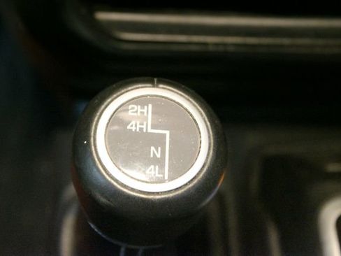 Used 2019 Jeep Wrangler Unlimited Sahara w/ Uconnect 4C Nav & Sound Group AWD/4WD image 26
