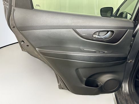 Used 2018 Nissan Rogue S AWD/4WD image 25