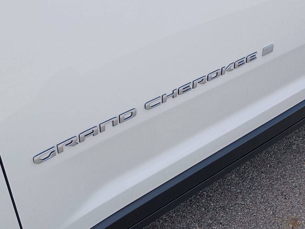 Used 2024 Jeep Grand Cherokee L Limited AWD/4WD image 33