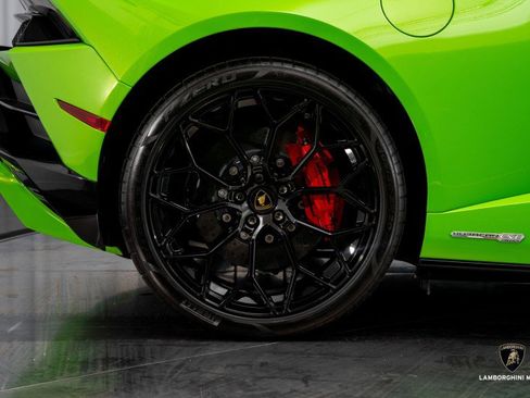 Used 2023 Lamborghini Huracan EVO image 21