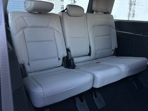 New 2026 Lincoln Navigator Reserve image 17