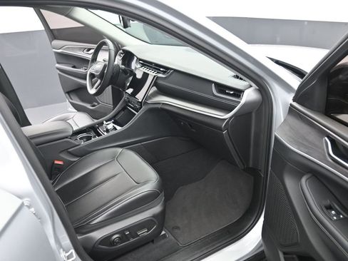 Used 2023 Jeep Grand Cherokee L Limited w/ Trailer Tow Group (B) image 19