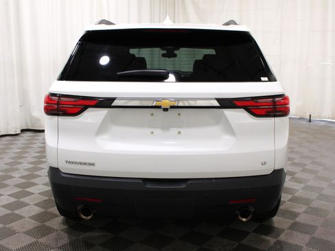 Used 2022 Chevrolet Traverse LT FWD image 32
