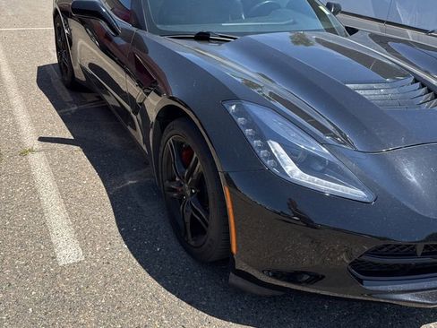 Used 2017 Chevrolet Corvette Stingray Coupe w/ Carbon Flash Badge Package RWD image 3
