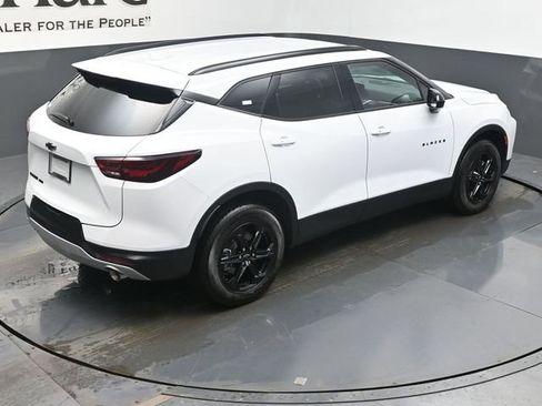 New 2025 Chevrolet Blazer LT w/ Midnight/Sport Edition AWD/4WD image 18