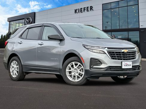 Used 2024 Chevrolet Equinox LS image 2