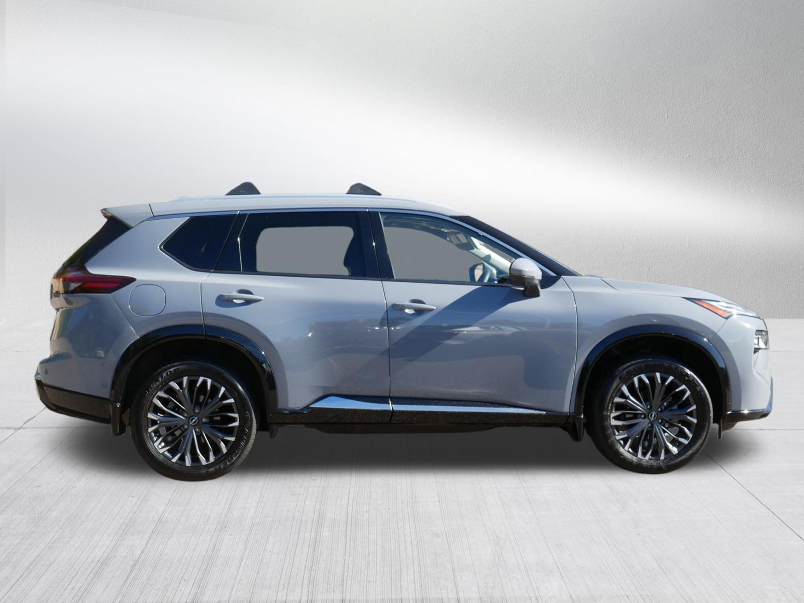 Certified 2025 Nissan Rogue Platinum w/ Platinum Premium Package AWD/4WD image 8