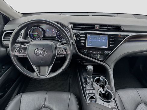 Used 2018 Toyota Camry XLE FWD image 14