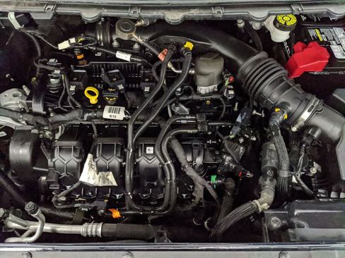 Used 2020 Ford Edge SE image 21