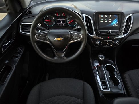 Used 2018 Chevrolet Equinox LT image 10