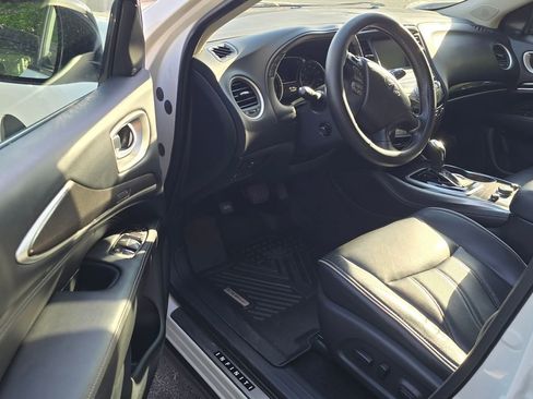 Used 2019 INFINITI QX60 Luxe w/ Essential Package image 6