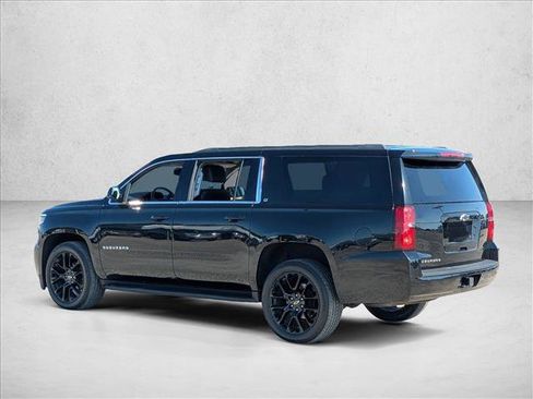 Used 2018 Chevrolet Suburban LT image 7