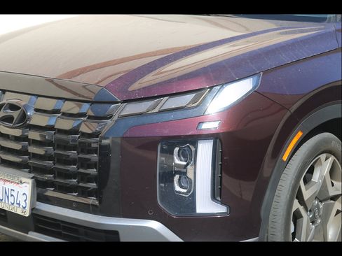 Used 2023 Hyundai Palisade Limited FWD image 2