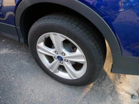 Used 2015 Ford Escape SE FWD image 8