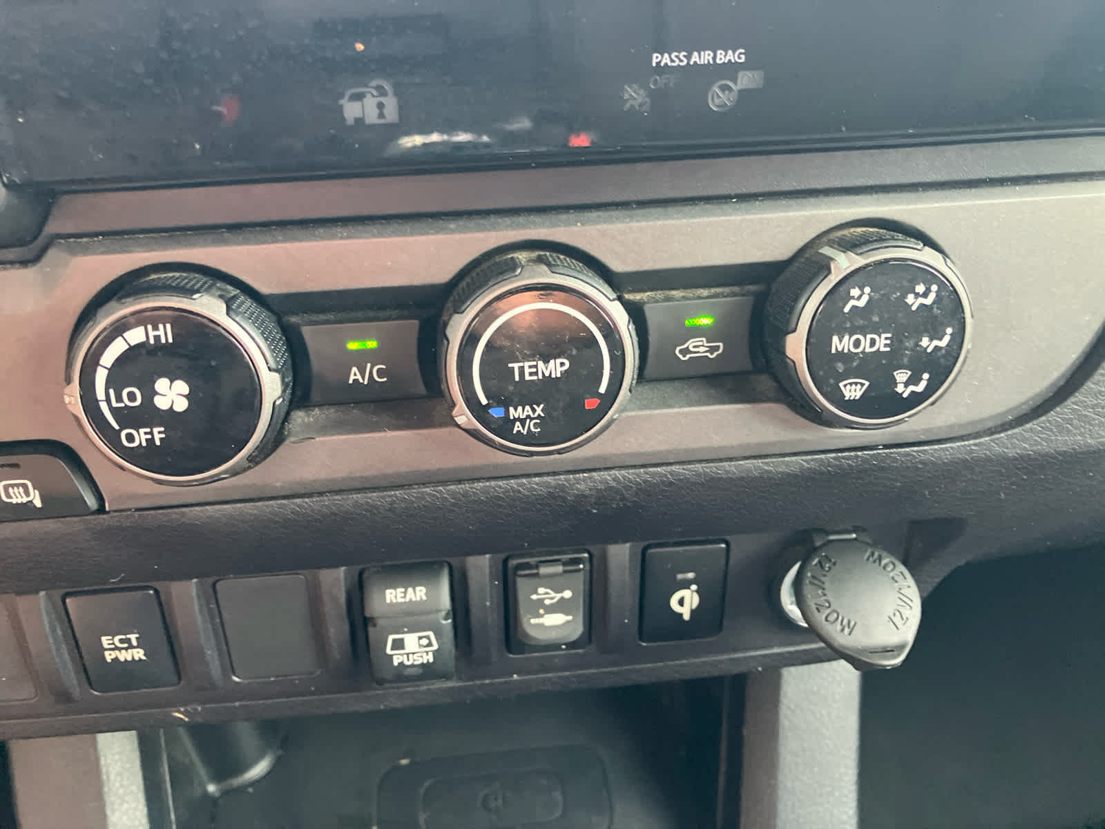 Used 2018 Toyota Tacoma TRD Off-Road AWD/4WD image 26