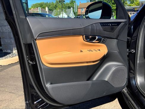 Used 2022 Volvo XC90 T6 Inscription w/ Advanced Package image 25