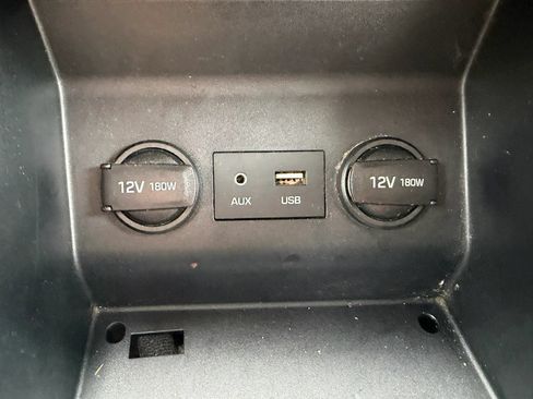 Used 2019 Hyundai Elantra SE FWD image 40