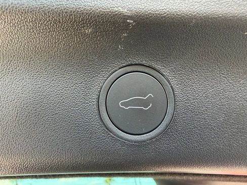 Used 2025 Tesla Model Y Long Range image 26