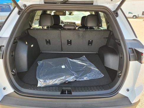 New 2026 Chevrolet Equinox ACTIV w/ Convenience Package III image 6