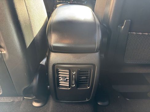 Used 2024 Dodge Durango SXT image 24