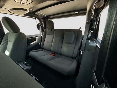 Used 2023 Jeep Wrangler Sport AWD/4WD image 18