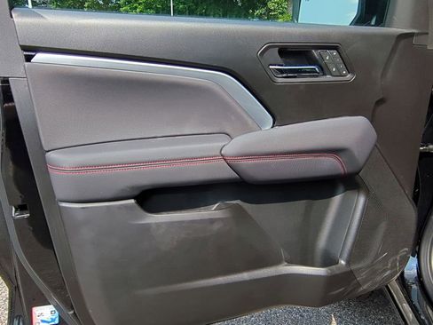 New 2025 Chevrolet Colorado Z71 w/ Midnight Edition image 23