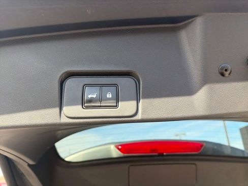 Used 2021 Nissan Rogue SL w/ Premium Package image 32