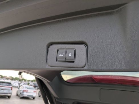 Used 2025 Nissan Rogue Platinum AWD/4WD image 14