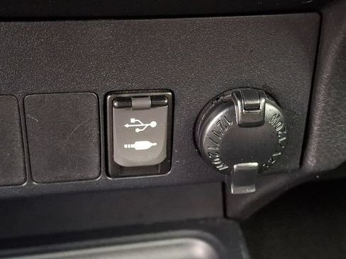 Used 2015 Toyota RAV4 XLE FWD image 18