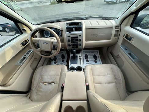 Used 2010 Ford Escape XLT image 17