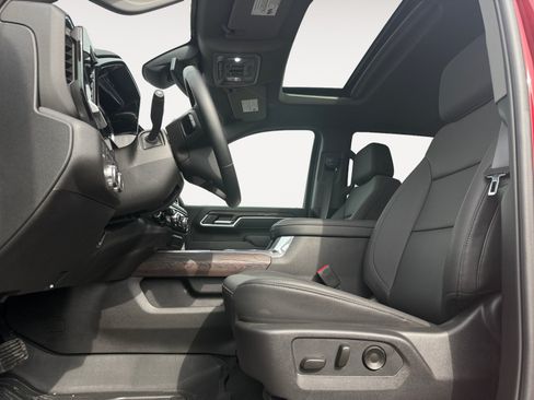 New 2025 GMC Sierra 3500 SLT w/ SLT Premium Package AWD/4WD image 9
